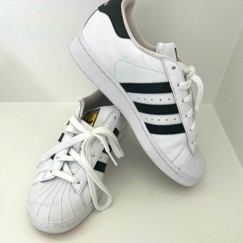 Women’s/big kids Adidas superstar sneakers